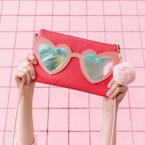 studio diy | can't clutch this pink heart sunnies bag metallic